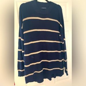 AMERICAN EAGLE Women’s Lightweight striped Sweater Navy and Cream Size M